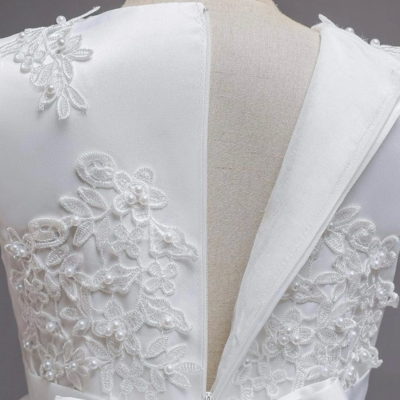 White Flower Girl or First Communion Dress - Picture 5 of 7